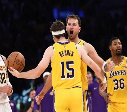 抄作业里夫斯绝平那球我练过东契奇绝杀那球我练过,我有信心