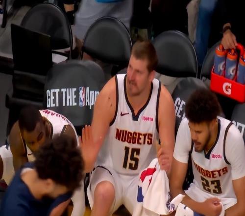 末节+加时5中1还被艾顿大帽！约基奇191次三双吞耻辱板凳席发怒