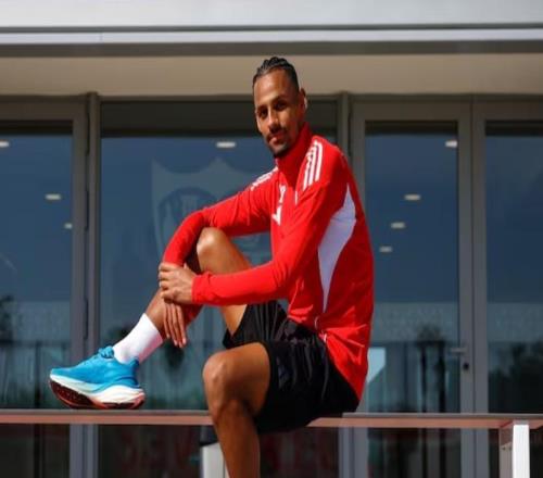 塞维中场索乌：弗里克的球队能飞起来佩德里是世界最佳中场