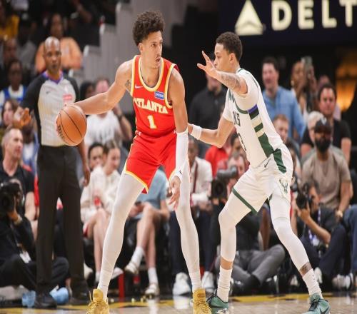 小卡队史第1纪录，文班32+12，均无缘日最佳！东契奇30+三双+绝杀