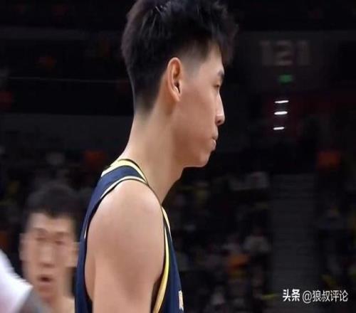 加盟广东首秀！崔永熙5中1得2分3板单挑赵继伟后仰跳投+追身大帽