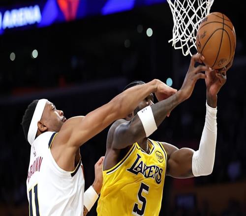 关键时刻简直是攻守兼备，湖人先发中锋的个人能力绝对不差