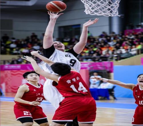 长得高有啥用全场只得4分，苏群吐槽：跟现代篮球节奏比较脱节