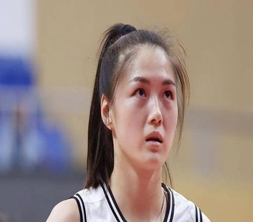 仅3分！中国女篮险遭捷克逆转揪出罪魁祸首，王思雨第3次为她出头