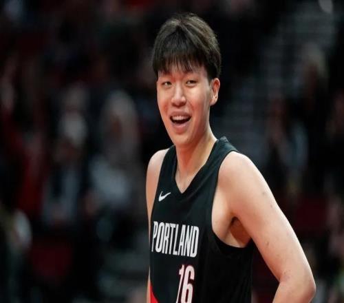 斯普利特再谈杨瀚森！直指三点提升，但基本都是空话，还需努力！