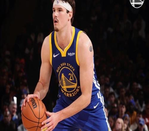 领先21分遭逆转吞5连败！无库勇士17战12负萌神沮丧嘟嘴太悲凉