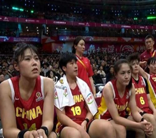 捷克主帅点名盛赞！中国女篮这两位新星已坐稳核心