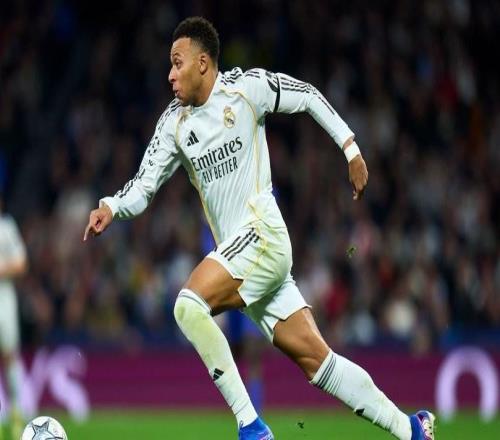 记者：西甲冠军还有悬念，因为皇马与巴萨的积分差距并不大