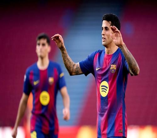 精彩进球，坎塞洛斩获回归巴萨后的首粒进球