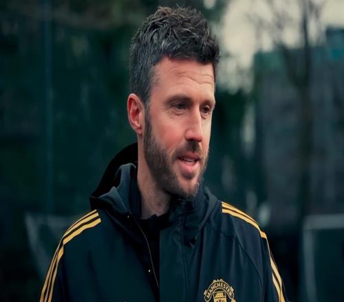 曼联名宿内讧基恩嫌卡里克资历浅，鲁尼回击：红魔不该迷信名帅