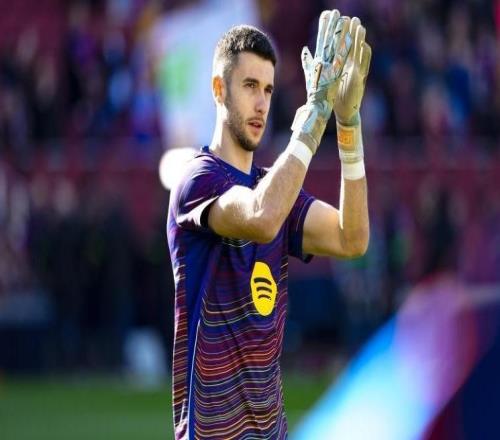 世体：巴萨南看台新增“霍安加西亚出自拉玛西亚”的助威曲