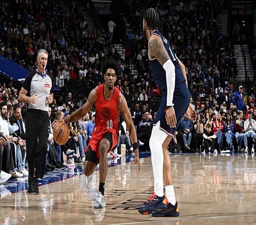 前几场表现刚刚有些起色，结果开拓者后场新星又一次回到谷底了