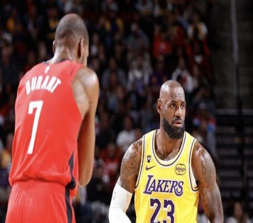 大小王PK，詹姆斯常规赛对阵杜兰特20胜11负，季后赛5胜9负