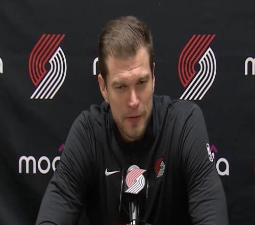 斯普利特：我们很好执行了比赛计划，但领先松懈的问题要注意