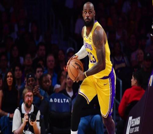 比尔西蒙斯：詹姆斯的伤病来得正是时候，回湖人队后成第3选择