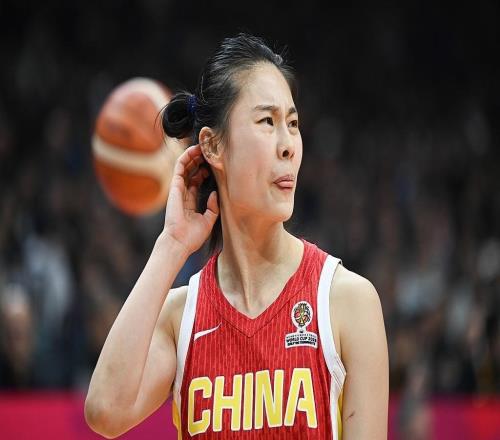中国女篮晋级世界杯，12人大名单将整改，3人将被放弃，1人是老将