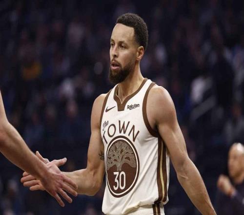 好消息，勇士队库里尽管伤病缠身，却再次暗示退役还遥遥无期