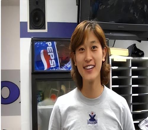 她曾是中国篮坛第一美女，爱徒是王思雨，两人都曾是八一队球员