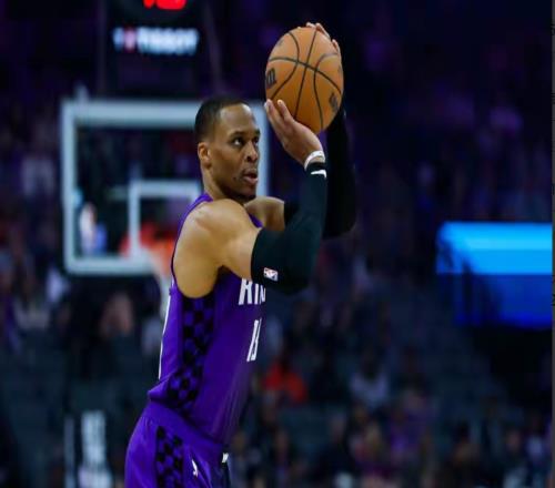 国王104132惨败马刺，雷诺砍32+9+3，克利福德15+8+6，威少拉胯