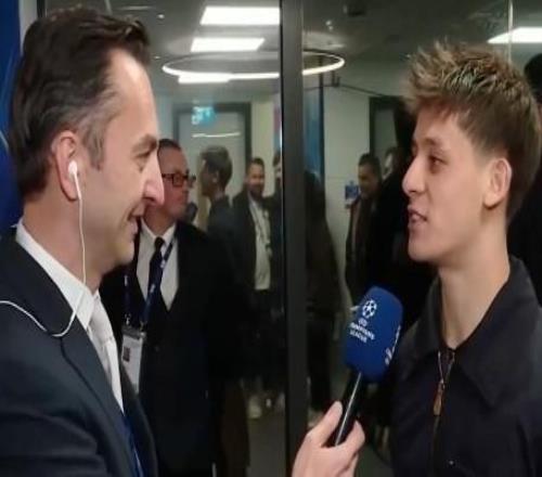 居莱尔：教练希望我在后场接球并组织进攻，我觉得完成得不错