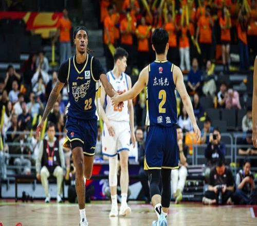 6人得分上双！广东主场大胜新疆