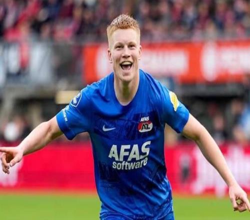 皇马绯闻中场斯密特：若离队想去西甲踢球榜样是梅西和小白