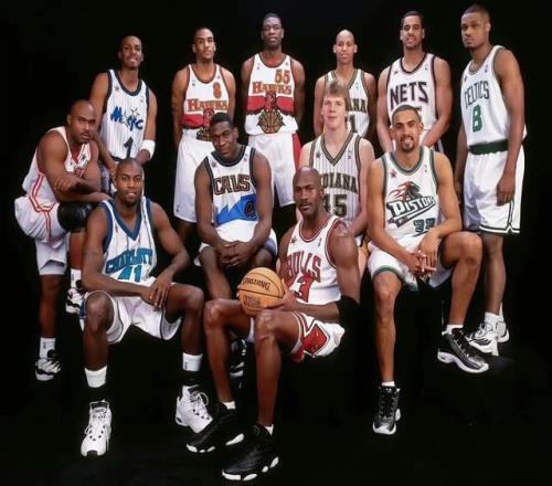 历史最佳阵容引发惊天论战：这十个人如果打一轮系列赛，谁会赢