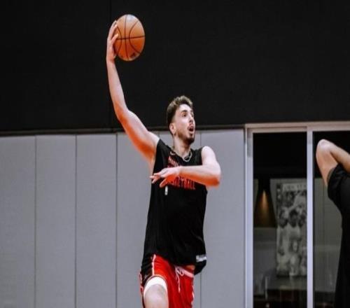 火箭内线被打爆！被湖人狂砍62分，乌度卡又失算雪藏饼皇成败笔