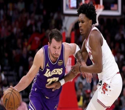 东契奇40+9+10詹姆斯30分湖人战胜火箭斩获七连胜