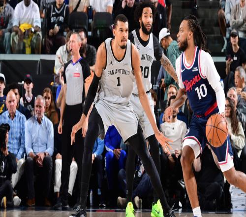 进攻篮板倒数第6，被马刺狂抢22个！快船17战11胜却藏致命弱点