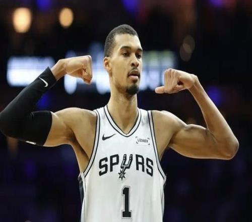 NBA马刺132104大胜国王雷诺32分9板3助