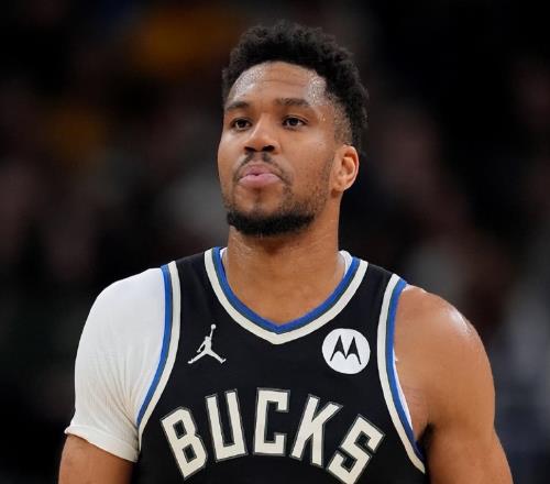 3年1.75亿美金！字母哥拒绝赛季报销！雄鹿队错过交易最佳时机