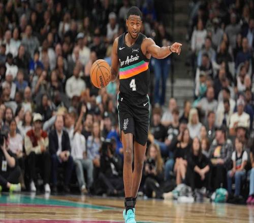 在马刺队大胜老东家后，福克斯回顾了他在国王队的时光