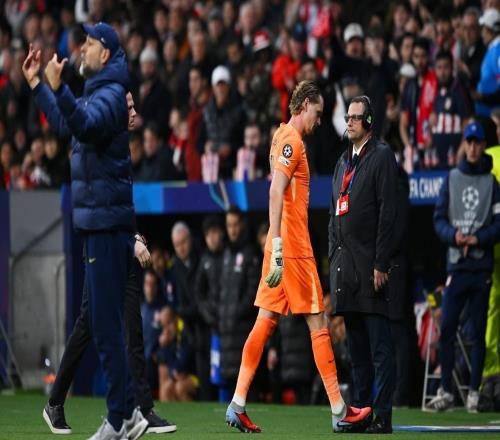 都赖他金斯基首回合两度送大礼，热刺最终两球之差出局