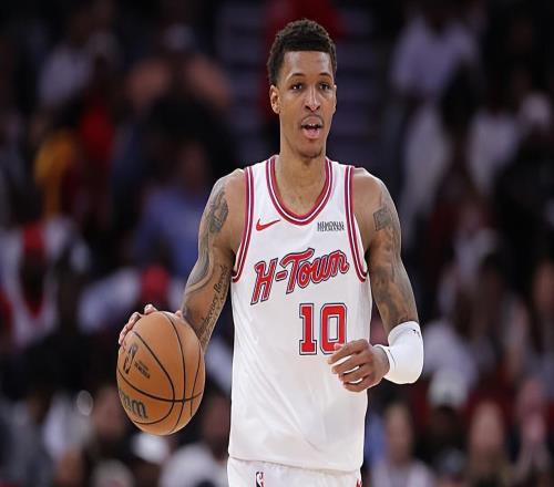打着打着，赛季初最不稳定的锋线新星反而成了火箭最稳定的球员
