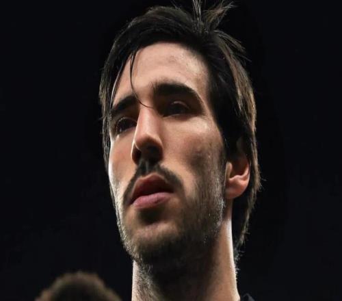 Sully：曼联上个月就与巴莱巴的经纪人进行了会谈记者：托纳利对加盟曼联持开放态度