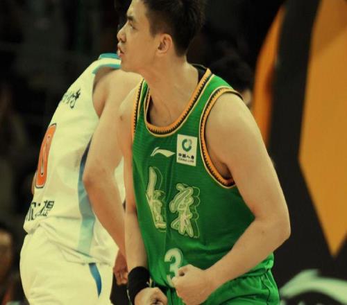 队长23+2+3力挽狂澜！小手13+4功不可没，辽篮6连胜，广州队4连败