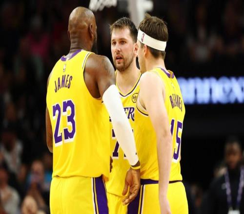 詹姆斯、东契奇和里夫斯会出战吗湖人对阵热火伤病报告