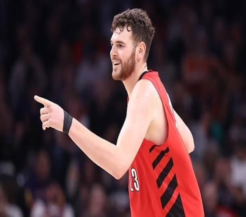 克林根：上场就带着抢到所有篮板的心态我具备成为得分手的能力