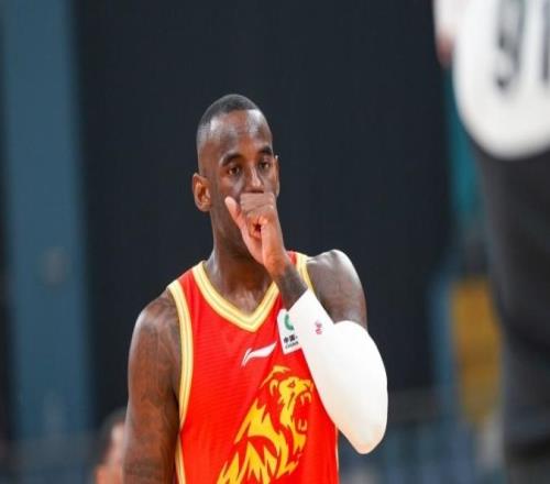 主场16胜0负！广厦双杀北控朱俊龙23+7爆发胡金秋16+9