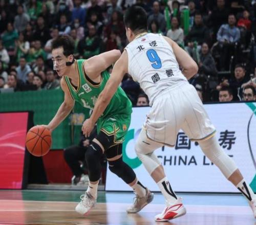 辽宁VS北京胜负难料！赵继伟率队全力复仇，许利民押宝双塔组合