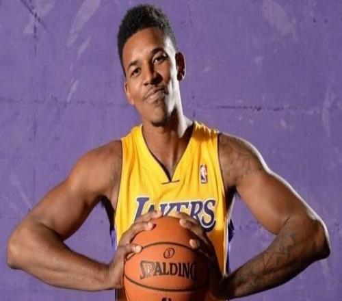 三分28投仅1中！火箭首发后卫引尼克杨质疑：手感冰凉还在浪投