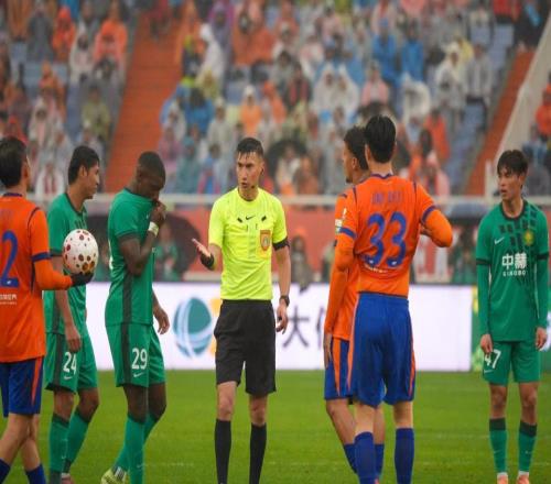 京鲁战漏判国安点球！两大名哨疑遭处罚+禁赛，无缘本轮中超执法