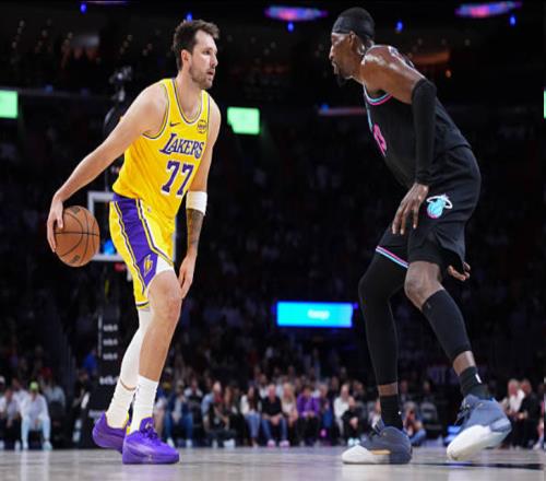 东契奇轰60分创多项神迹：8连胜期间均41分！赛后瘫坐：我太累了