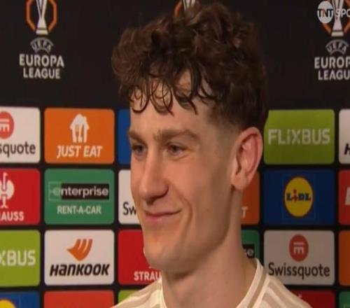 耶茨谈点球大战30胜出：队友们表现特别出色，我们都很高兴