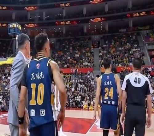 广东vs江苏12人名单：王少杰复出杜锋新赛季首次完整阵容排兵布阵