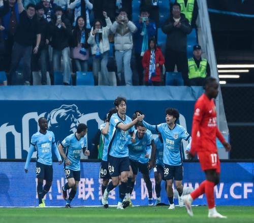 中超夺冠热门诞生：连进4球逆袭，3轮不败，王钰栋梅开二度