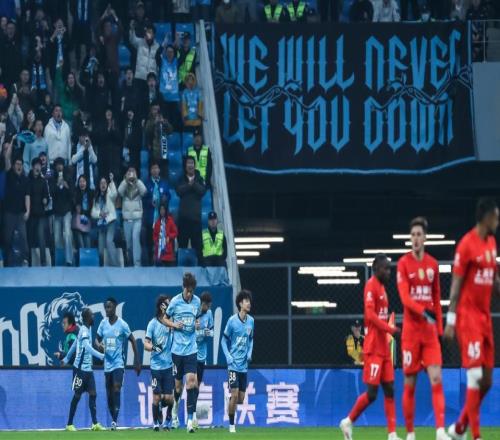 中超4连冠悬了！海港天崩开局前3轮2负+首输英博或落后蓉城11分