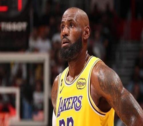 出场数历史第一！詹姆斯：这真的很不容易我在背后付出了很多