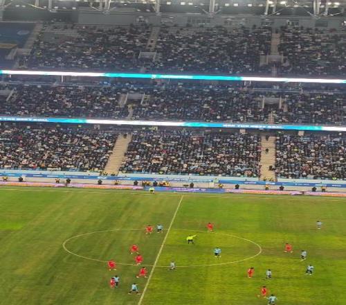 英博首次战胜卫冕冠军